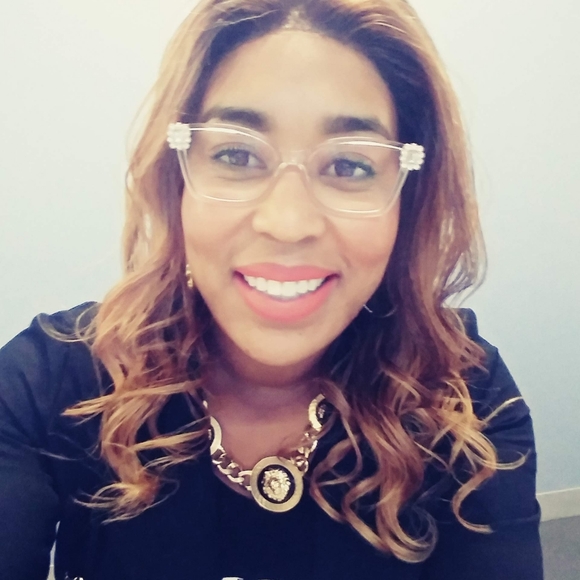 Meet your Posher, Tiffany - Picture 3 of 3